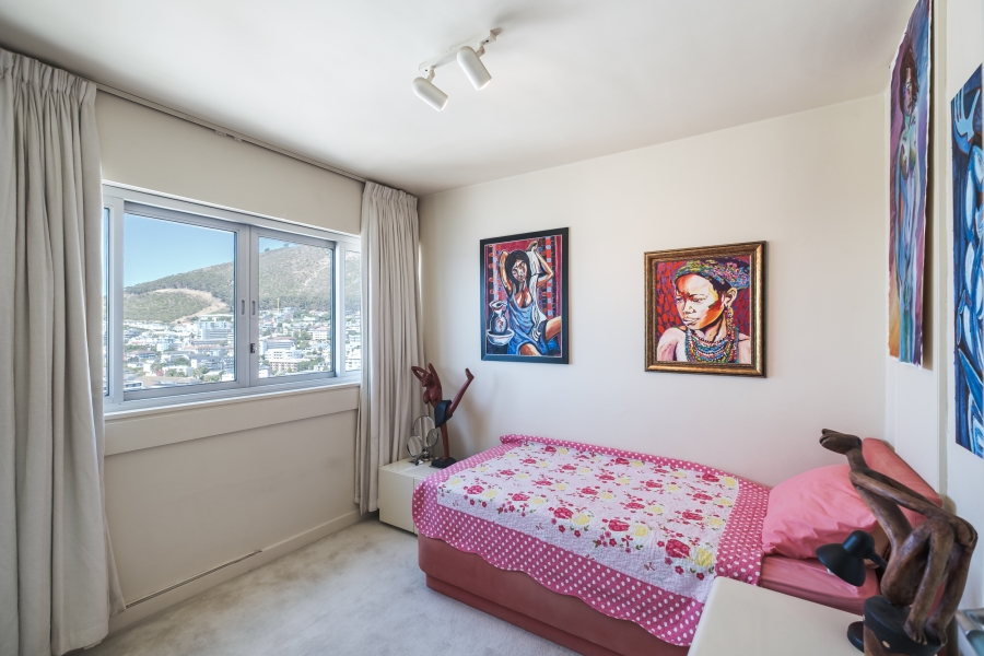 To Let 2 Bedroom Property for Rent in Sea Point Western Cape